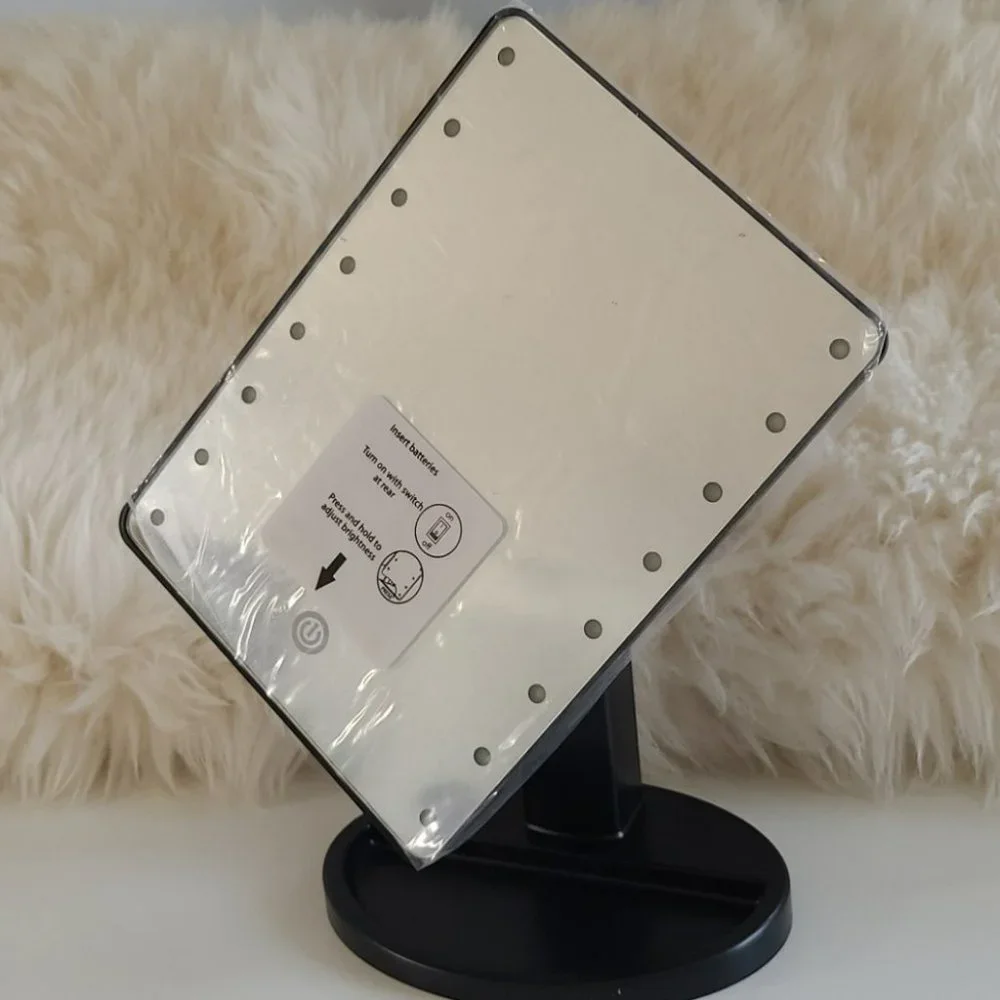 MILLIE'S VANITY Light Mirror